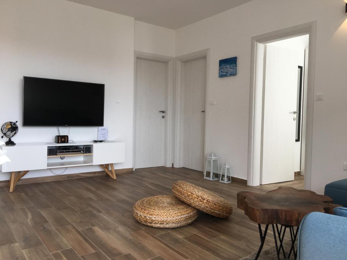 Luxury Apartment Ledo 로고즈니차 외부 사진