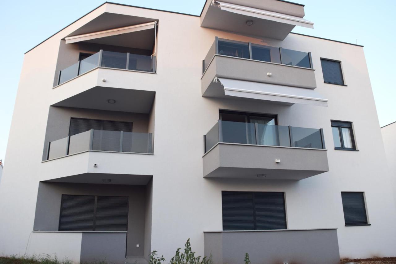 Luxury Apartment Ledo 로고즈니차 외부 사진