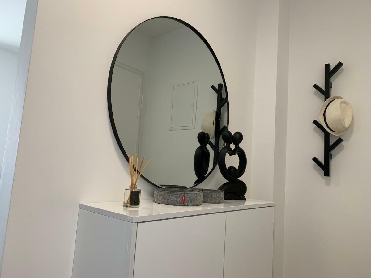 Luxury Apartment Ledo 로고즈니차 외부 사진